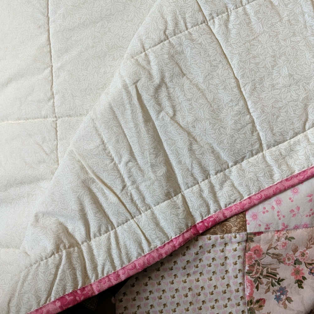 Quilt - Twin - Picture 2 of 2